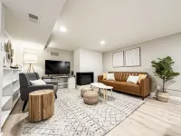 Classic Charm Meets Modern Comfort Home B Các khách sạn ở Shoreline