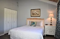 Top-Floor 2-Bed, 2-Bath Retreat with Stunning Ocean & Golf Course Views! Hotels near The Village Course at Waikoloa