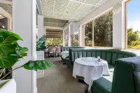 Sanctuary Resort Motor Inn - breakfast