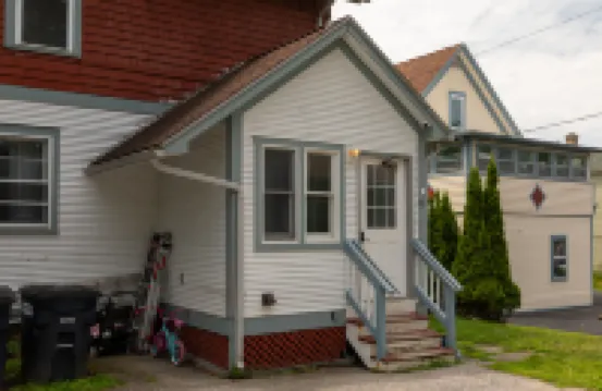 Bright and Airy Living Space with Luxurious Comfort - Charming Retreat Hotels in Franklin County