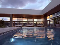 Le Parc Hotel, Beyond Stars - piscine