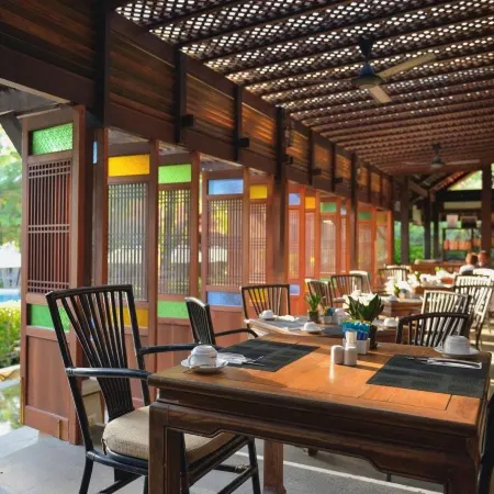 Khaolak Palm Beach Resort Отели рядом с достопримечательностью «Нангтонг-Бич»