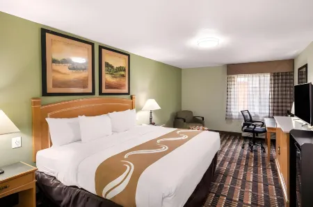 Quality Inn & Suites Plano East - Richardson Отели в г. Плано