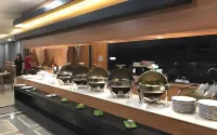 OPA Hotel Palembang - 朝食