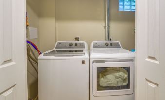 Luxurious Morgantown Retreat w/ Stunning Views!