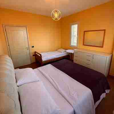 Stunning Seaview 10s Beach AC Fast WiFi Rooms