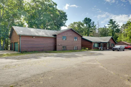 Snowmobile & Enjoy Eagle River! Southside Lodge - 3-Star