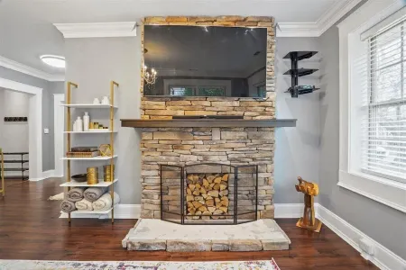 Hickory Haven 3Br Elegant Downtown Hidden Gem Отели в г. Флоренс