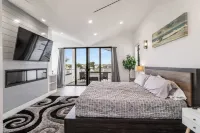 @ Marbella Lane - Luxe 4Br Haven w/ Skyscape Views