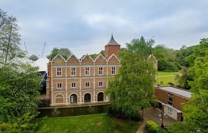 Safestay London Kensington Holland Park