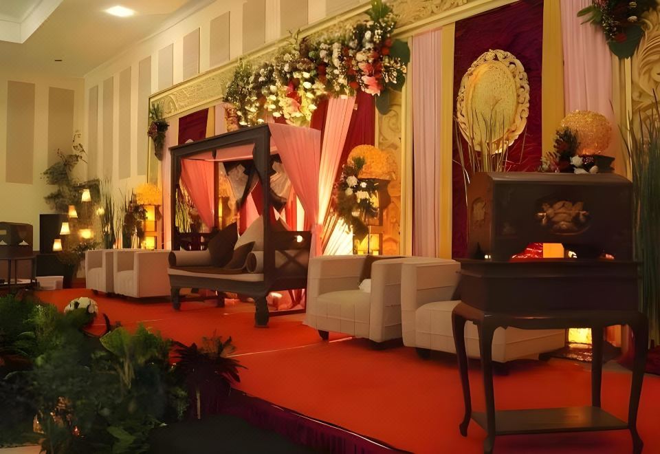 Augusta Sukabumi Hotel Over view