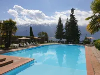 Casa Sira Modern retreat