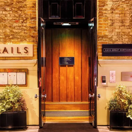 Kaya Great Northern Hotel, London Отели рядом с достопримечательностью «Больница Грэйт Ормонд стрит»