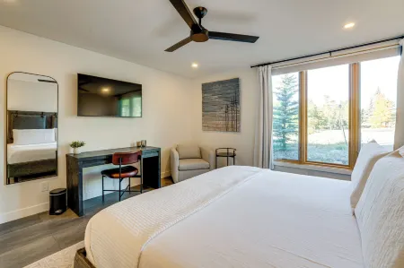 Family-Friendly Condo w/ Mtn Views in Keystone!