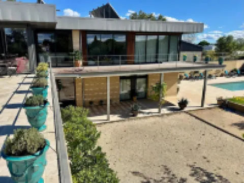 Provencal Villa with Garden & Pool