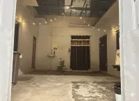 Divine Stay - Facing Krishna Janmabhoomi Temple, Mathura/Vrindavan - Sleeps 2-6