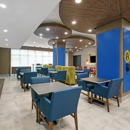 Holiday Inn Express MILWAUKEE DOWNTOWN by IHG