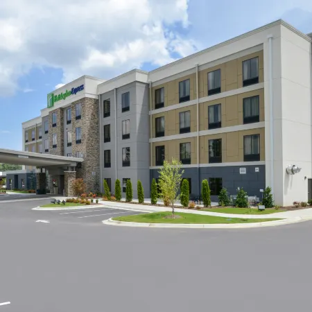 Holiday Inn Express & Suites BRYANT - BENTON AREA by IHG