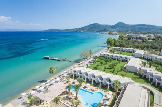 Domes Miramare, a Luxury Collection Resort, Corfu メソギ・ビーチ周辺のホテル