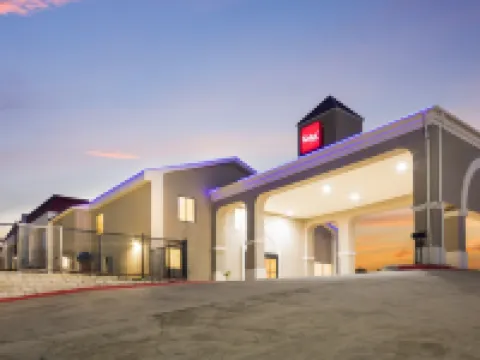 Red Roof Inn & Suites Austin East - Manor Hotels in Manor