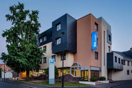 Greet Hotel Evreux Centre Отели в г. Арньер-Сюр-Итон