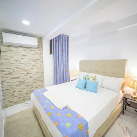 2 Guests 1Bed Studio 3Min to Beach and Main Street