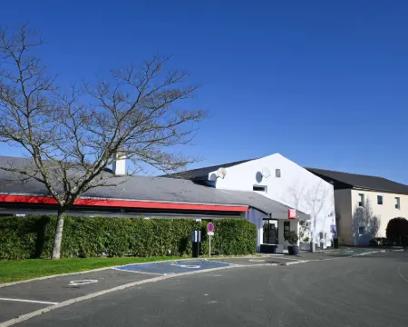 Ibis Laval le Relais d'Armor Hotels in Changé