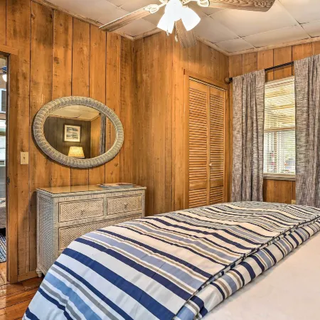 Cozy Hatteras Island Abode ~ 1 Mi to Frisco Beach!