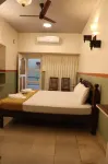 Dwaraka Guest House Hotels in Thiruvanamalai