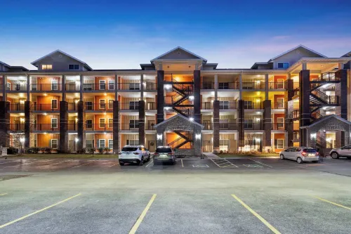 New Listing Ozark Views at Majestic - Perched on the Hills