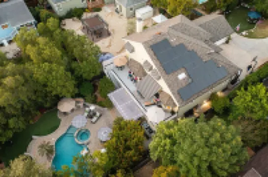 Luxury 5Br 3 5ba w Pool & Hot Tub