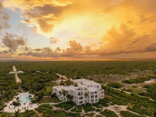 Newly Renovated Penthouse: Peace, Love, and the Beach Await YouBest View NWP Hotels in Wheeland Settlement