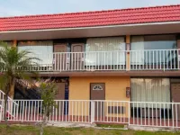 Express Inn & Suites - 5 Miles from St Petersburg Clearwater Airport Hotels in Pinellas Park