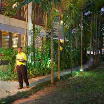 Idle Awhile Resort Hotel Exterior