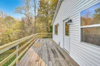 Dirt Road Digs - Quiet Home in Lakeville!