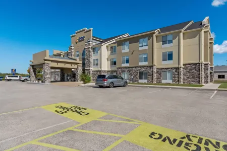 Comfort Inn & Suites