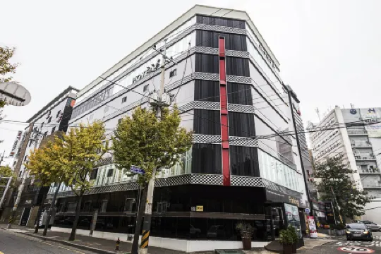 Incheon Hotel I Отели рядом с достопримечательностью «Jei University»