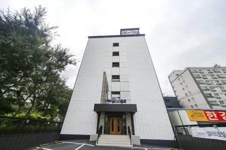 Pohang Jukdo Gallery Hotel Отели рядом с достопримечательностью «Пхоханский университет науки и технологии»