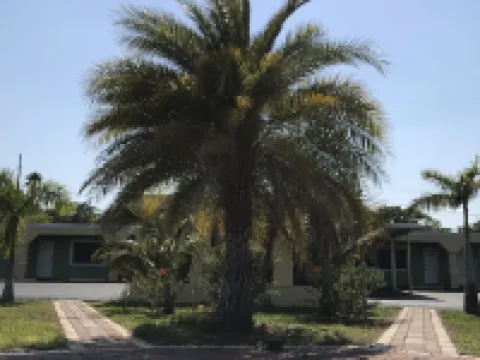 Apollo Inn - Cocoa Hotels in Sharpes