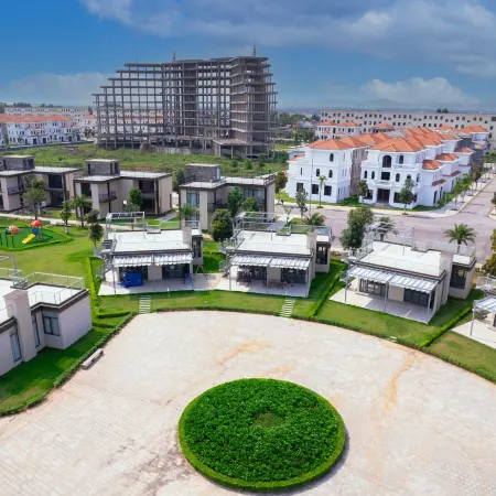 Solar LuxStay Villa - Long Beach