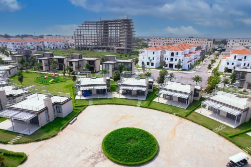 Solar LuxStay Villa - Long Beach Hotels in Mong Cai