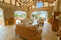 Crystals Villa Hotel