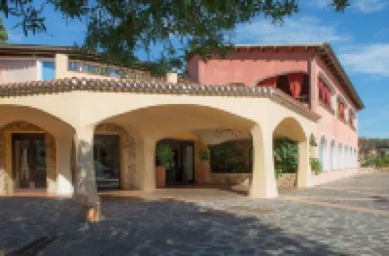 Hotel Ollastu Hotels near Porto Istana Beach