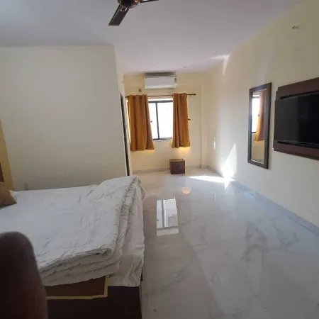 Keshav Inn Hotel And Banquet