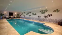 FREE €650 Daily Lux Pack - 7 Bed Villa, pools, spa - Bergblick