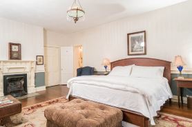 Historic General Lewis Inn