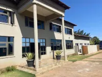 The Shed Venue & Boutique Hotel - balcony