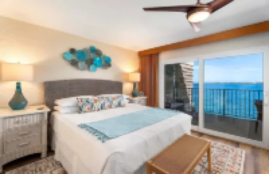 Super Clean~Ocean Front! Watch Whales & Dolphins While Having Your Coffee