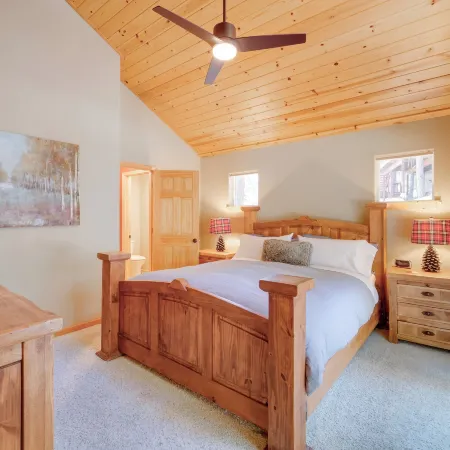 Tahoe Donner Mountain Cabin Surrounded by Forest!