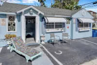 Historic Beach Cottage Steps from Beach. Pet Friendly! Sleeps 5